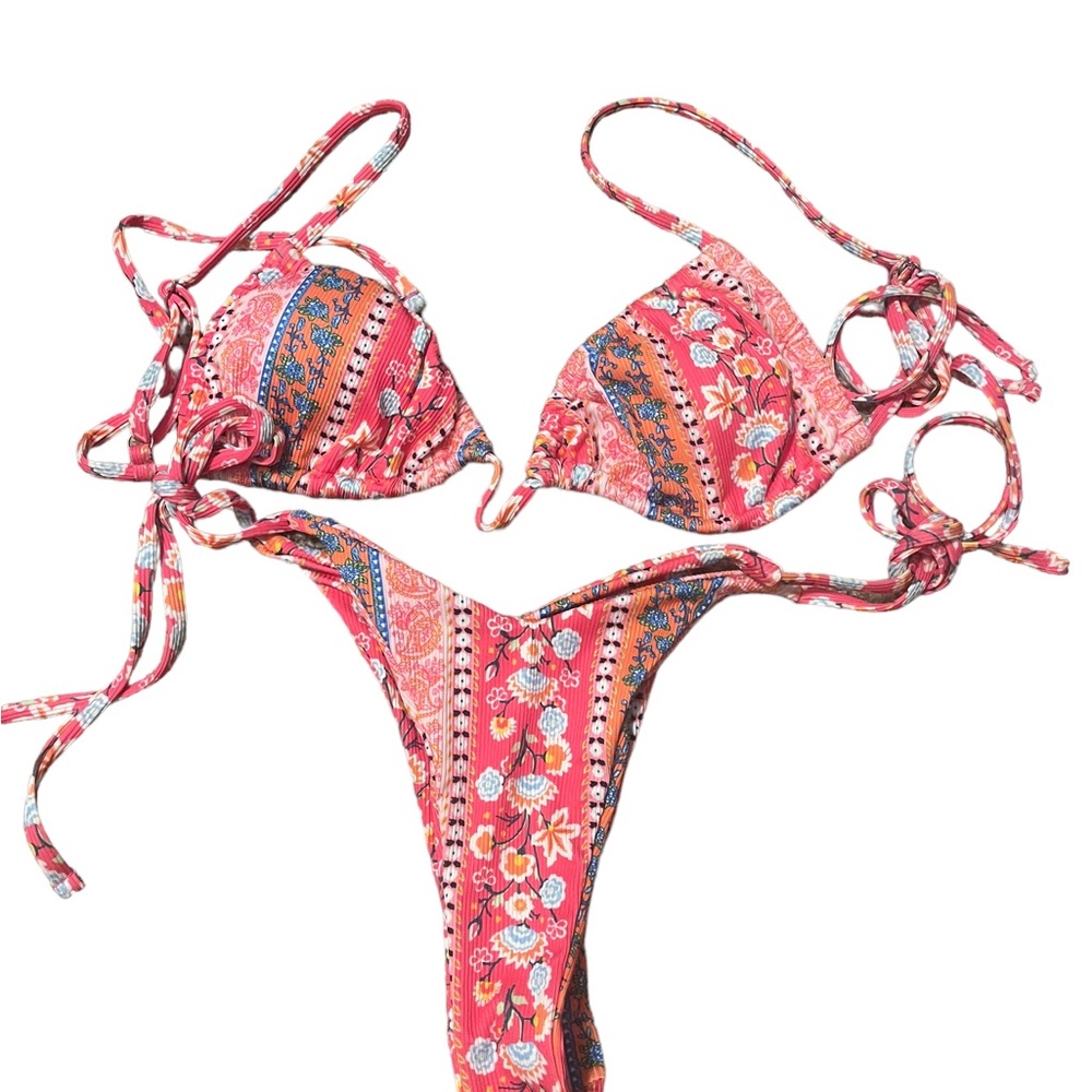EUC/NWOT Women’s Bikini Bathing Suit